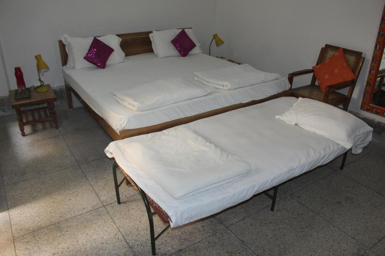 ורנאסי Cozy Inn מראה חיצוני תמונה