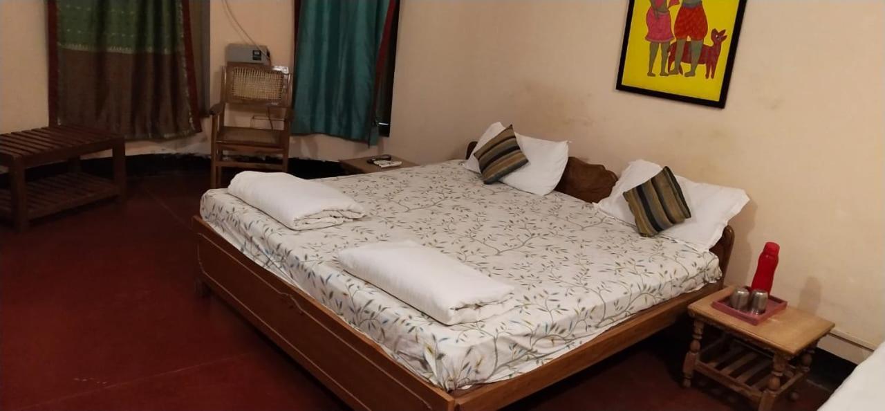 ורנאסי Cozy Inn מראה חיצוני תמונה