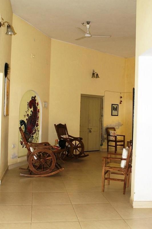 ורנאסי Cozy Inn מראה חיצוני תמונה