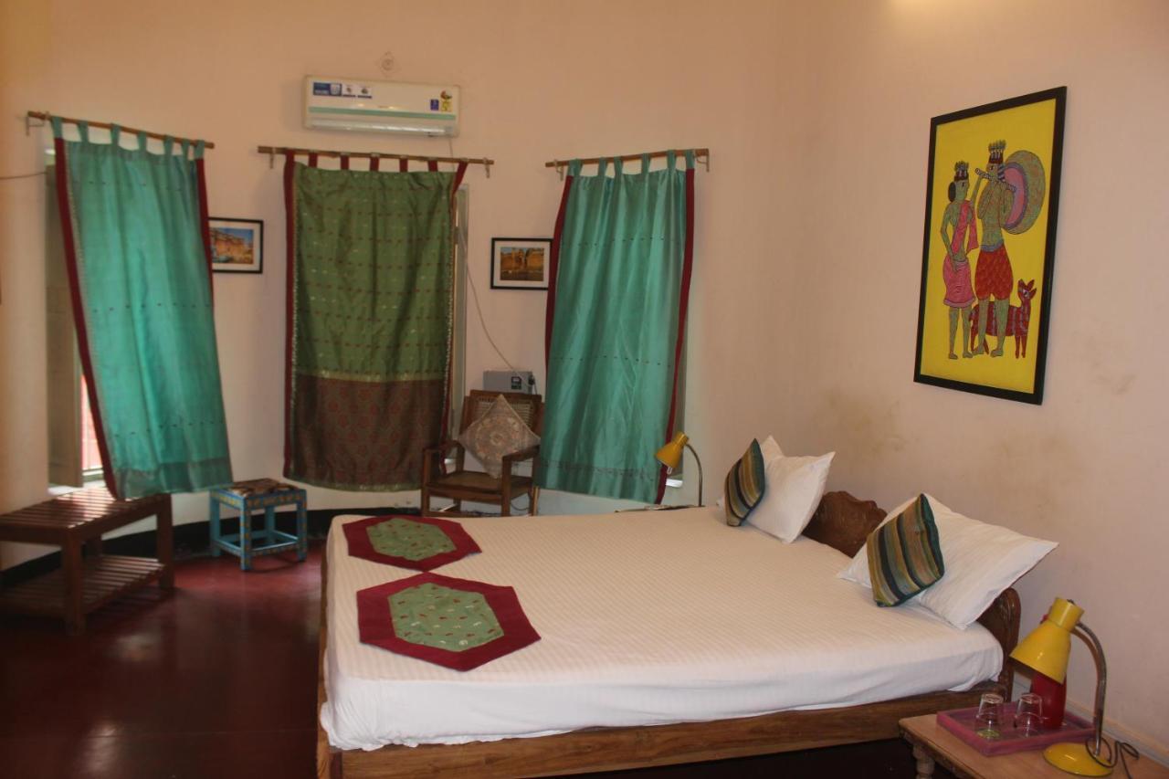 ורנאסי Cozy Inn מראה חיצוני תמונה
